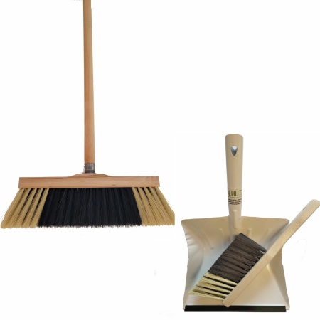 30.7077.9904 Kehrgarnitur 4tlg. Set Blechsch. wß.m.L.-Besen+Handfeg.Nat.haar.-Holzstiel m. Gew. 150cm